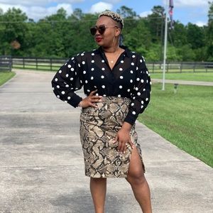 Zara Black Textured White Polka Dot Button Down Long Sleeve Women’s Size LargeZa